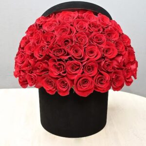 RIZZ Rose Arrangement – Hat Box