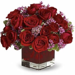 Never Let Go by Teleflora – 18 Red Roses