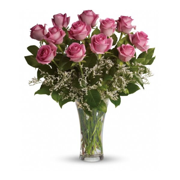 Bouquet of pink roses in vase