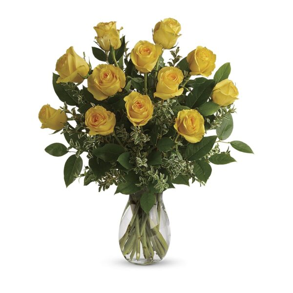 Bouquet of yellow roses in vase